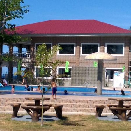 Lagoon Beach Resort Gitagun Kültér fotó